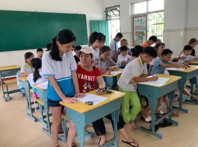 大力推动青蓝团队班主任团队等团队建造着力打造团队文明 大力推动青蓝团队班主任团队等团队建造着力打造团队文明